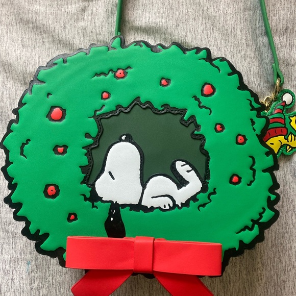 Loungefly Snoopy Wreath Crossbody Bag - Picture 1 of 10